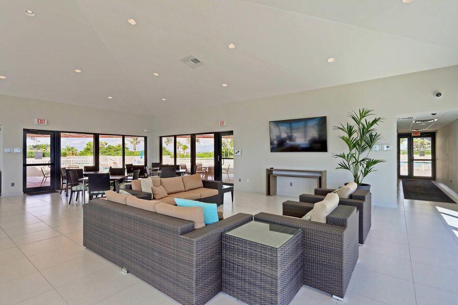 5550 N Ocean #3c Riviera Beach, FL 33404