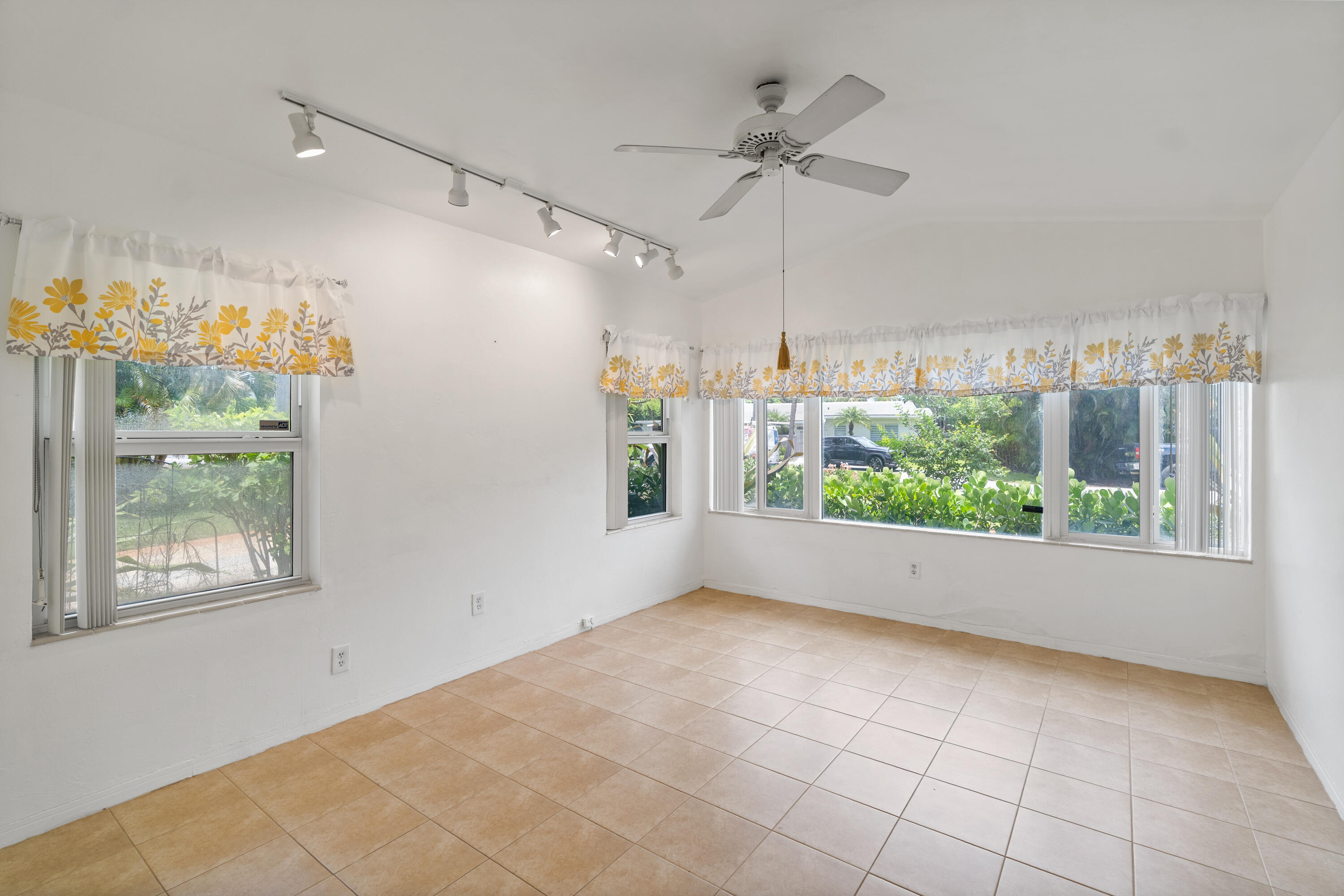 1705 NE 26th Fort Lauderdale, FL 33305