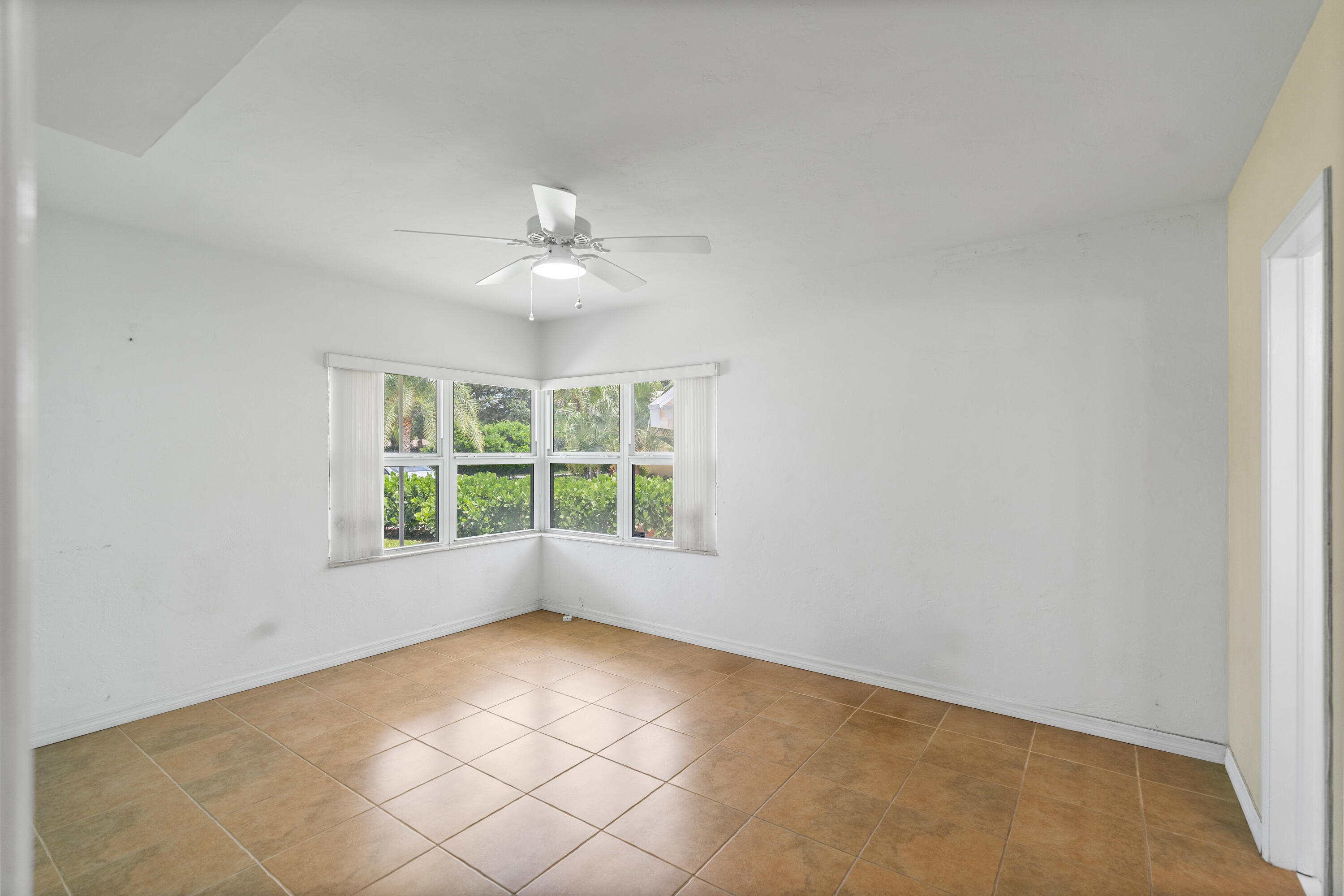 1705 NE 26th Fort Lauderdale, FL 33305