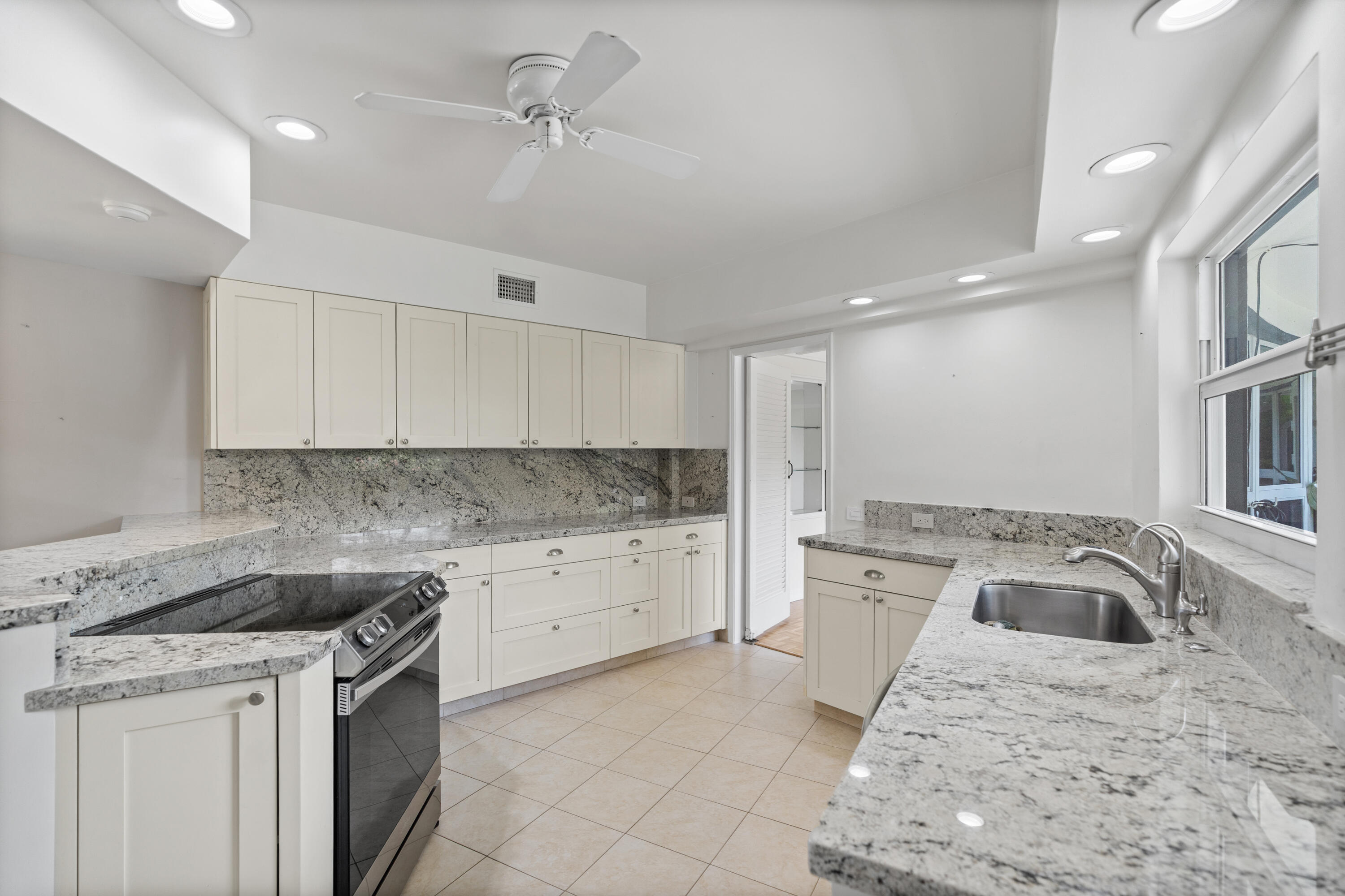 1705 NE 26th Fort Lauderdale, FL 33305