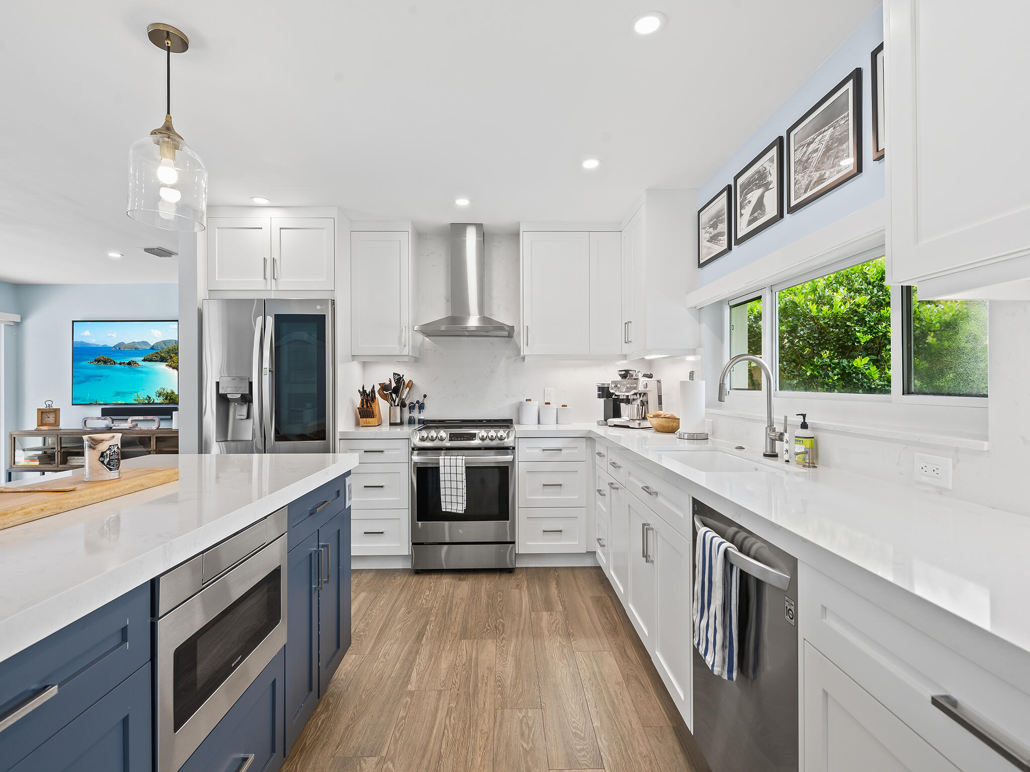 2421 NE 50th Lighthouse Point, FL 33064