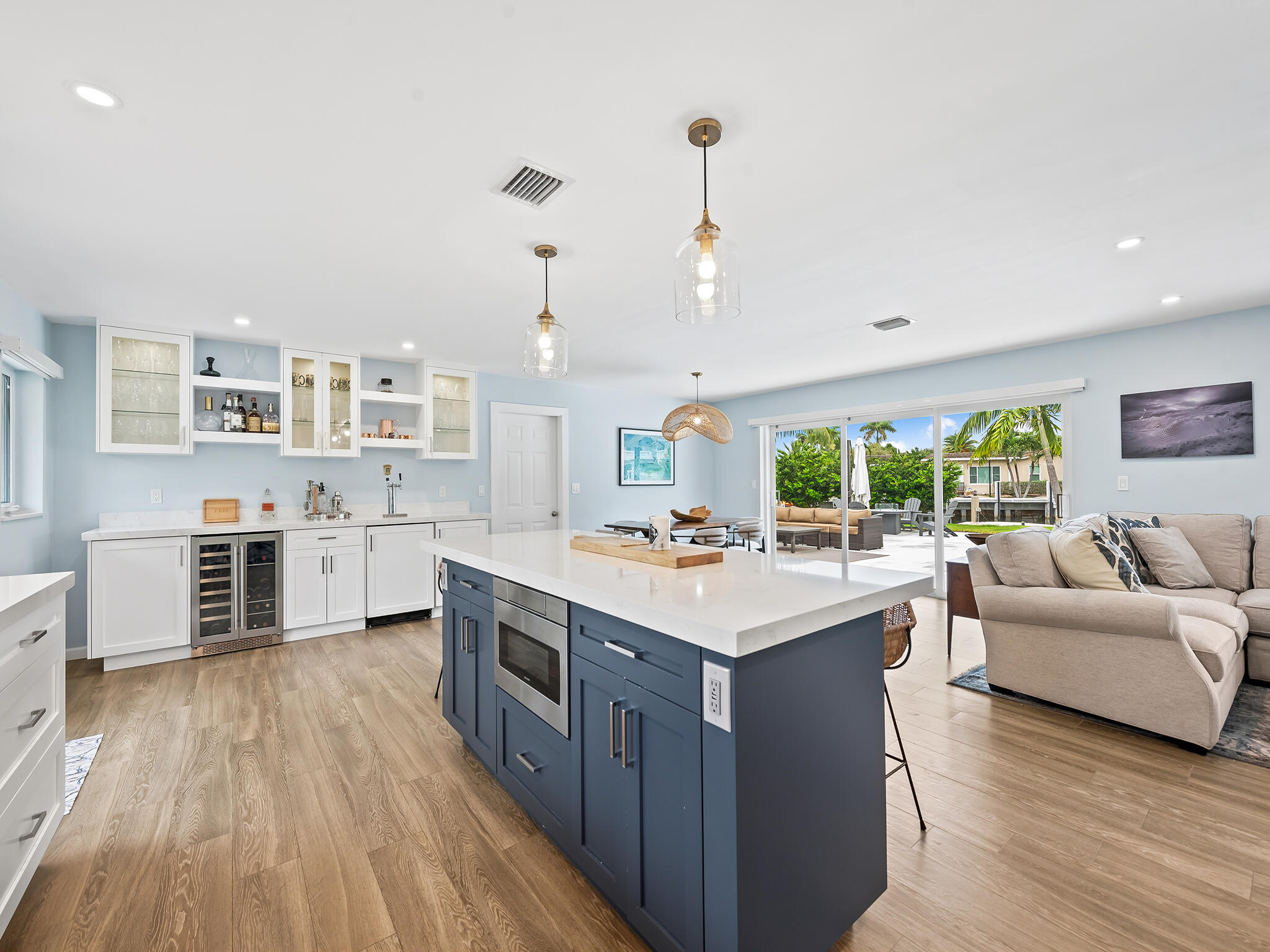 2421 NE 50th Lighthouse Point, FL 33064