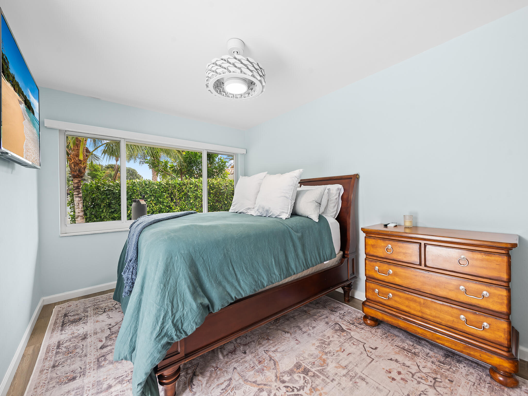 2421 NE 50th Lighthouse Point, FL 33064