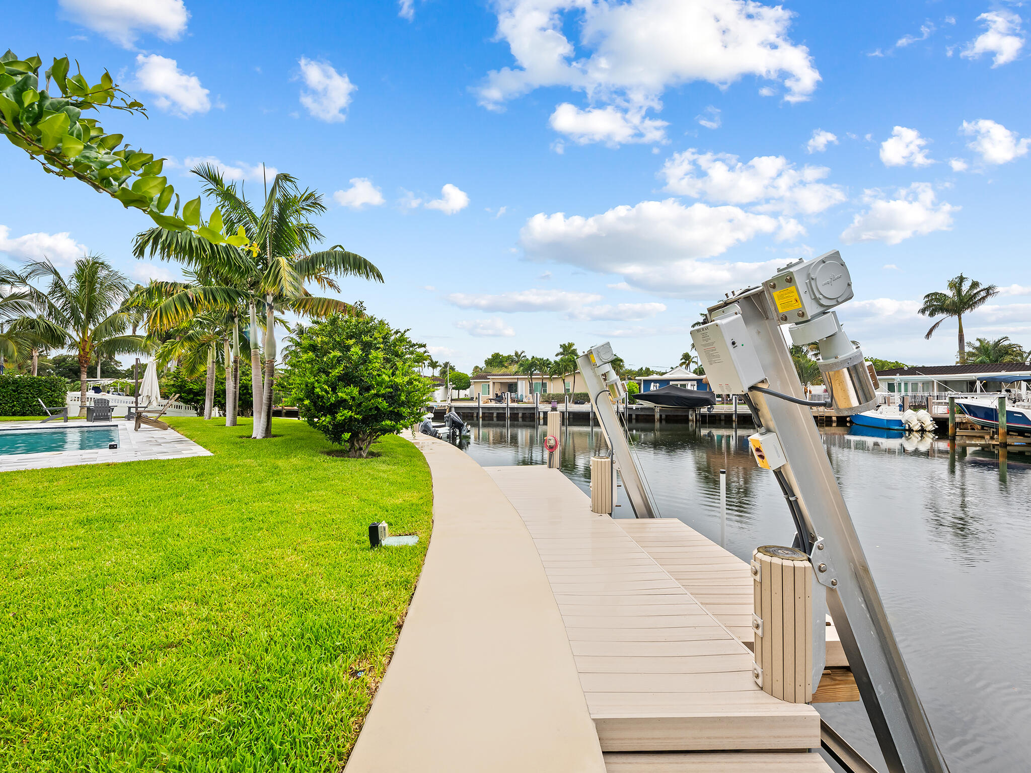 2421 NE 50th Lighthouse Point, FL 33064