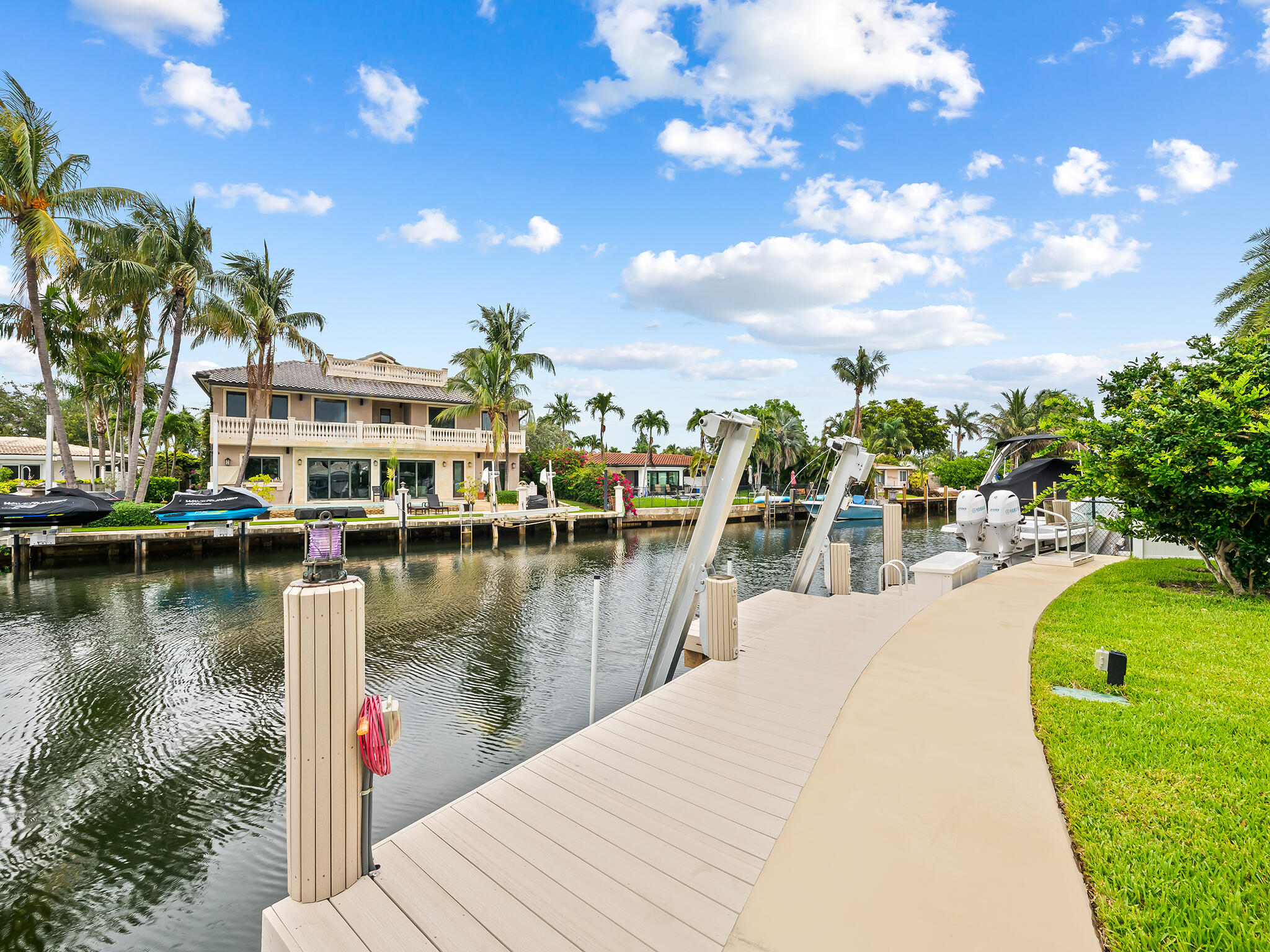 2421 NE 50th Lighthouse Point, FL 33064
