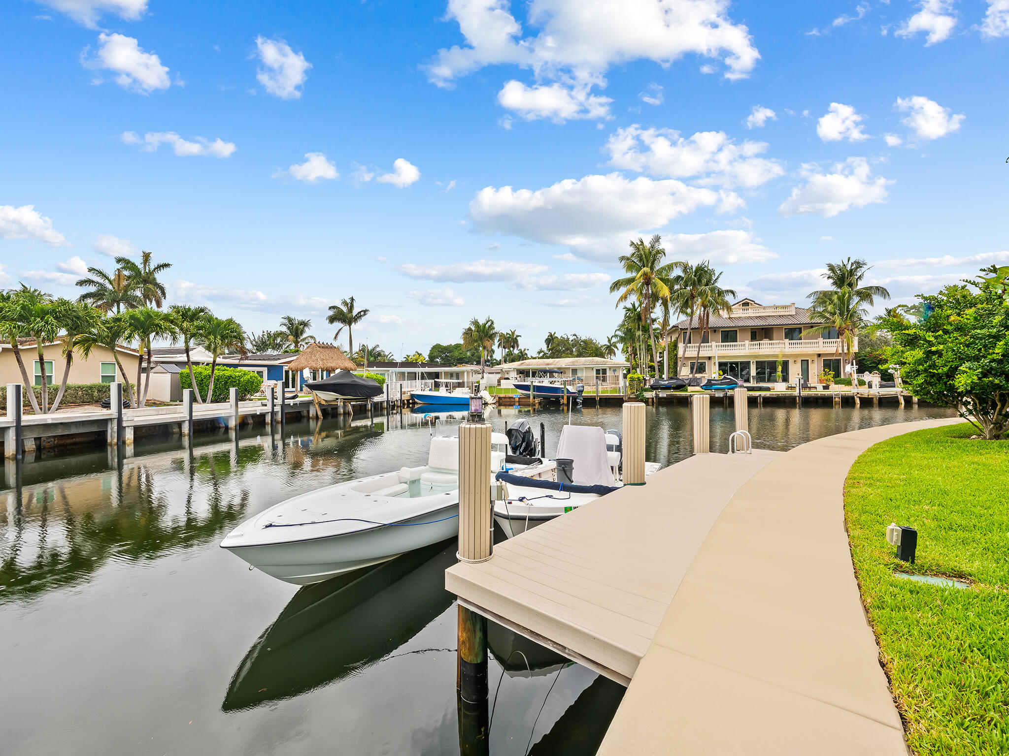 2421 NE 50th Lighthouse Point, FL 33064