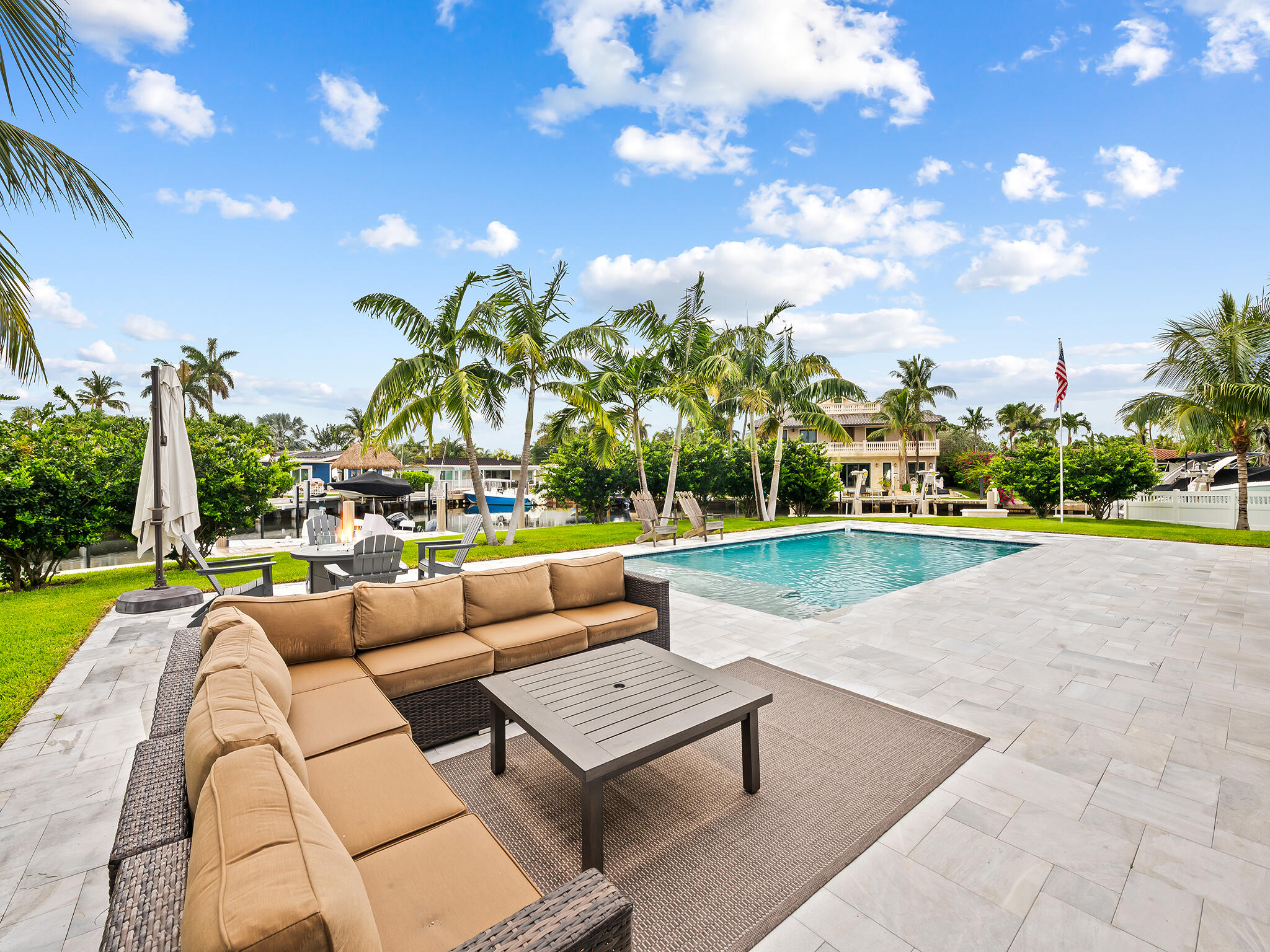 2421 NE 50th Lighthouse Point, FL 33064