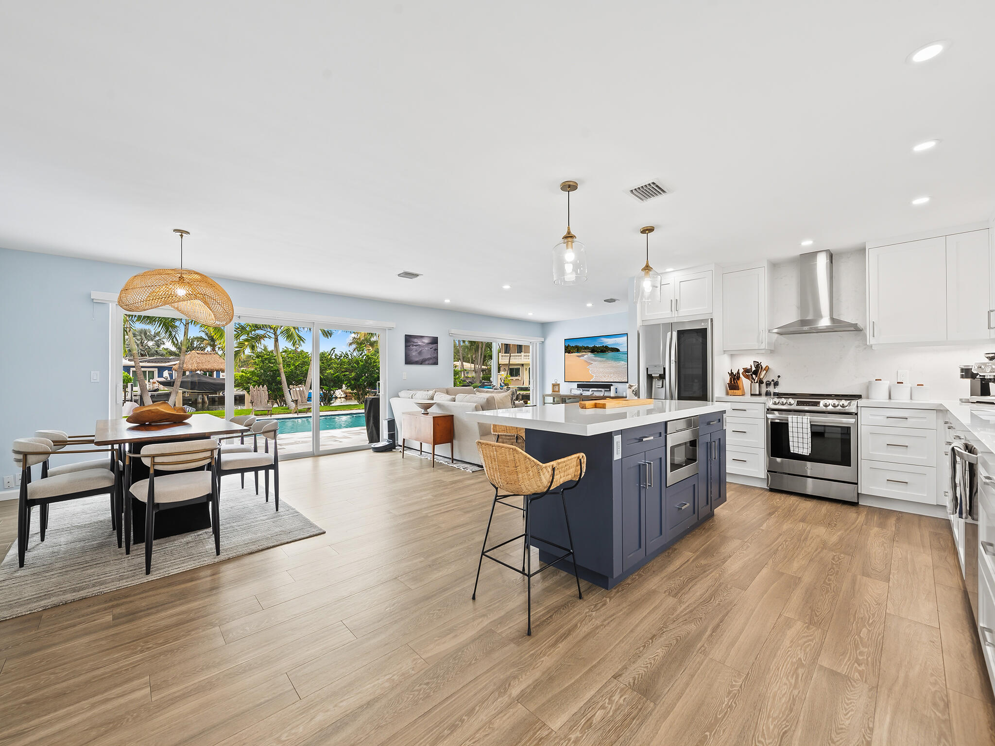2421 NE 50th Lighthouse Point, FL 33064