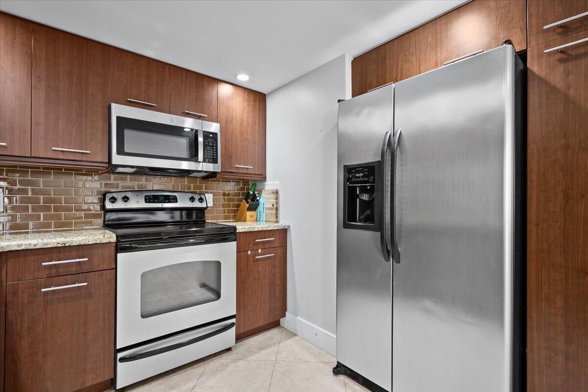 2800 N Ocean #A-18c Riviera Beach, FL 33404