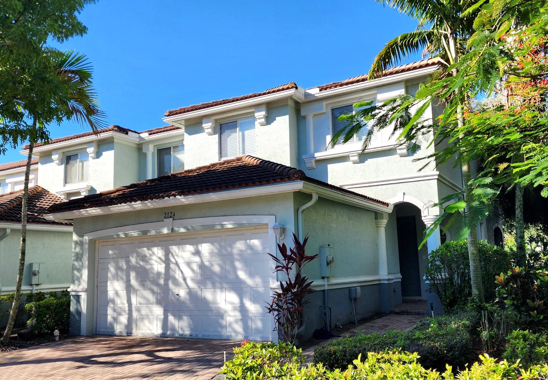 2124 Oakmont