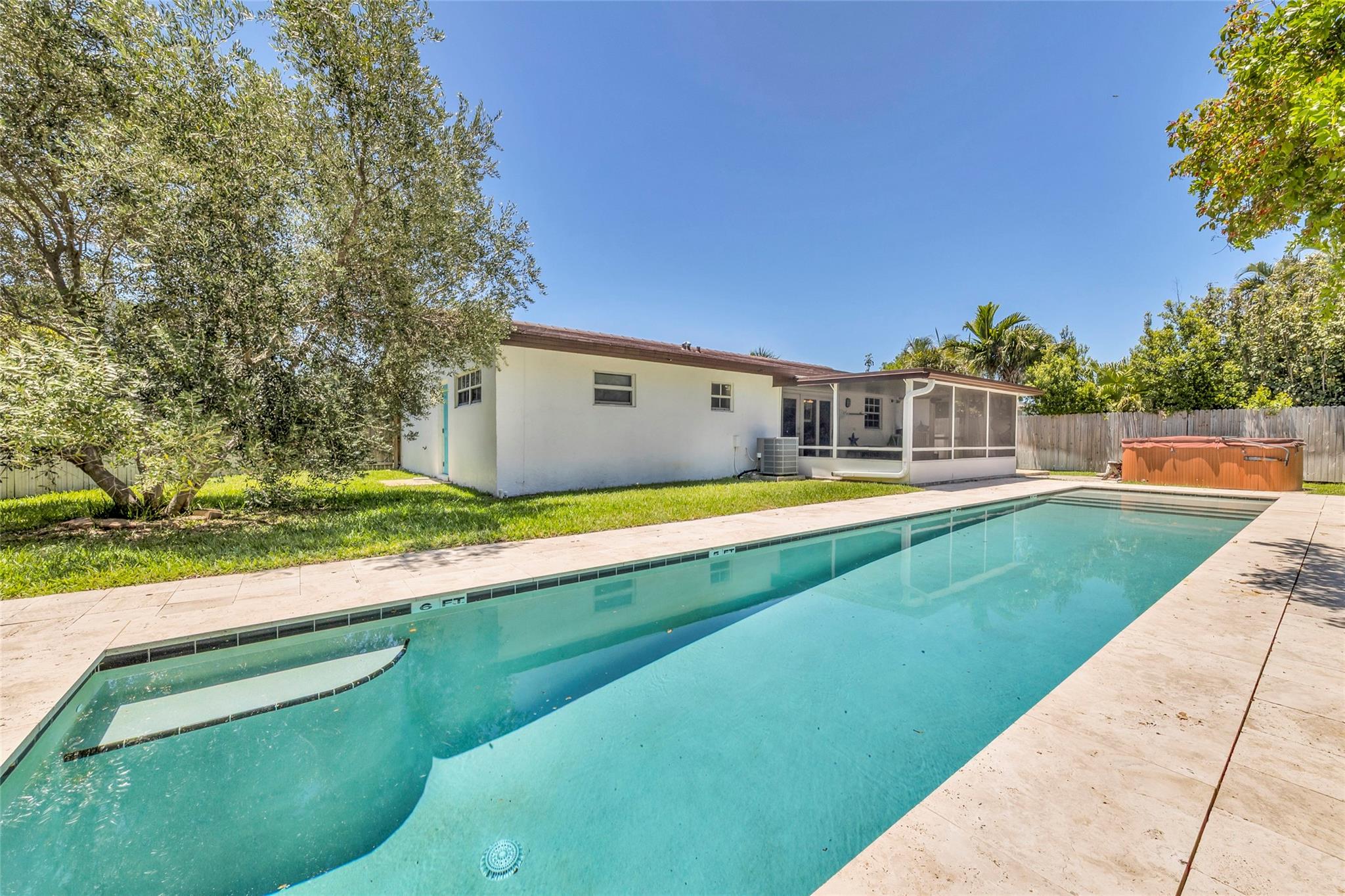 3213 Dover Rd Pompano Beach, FL 33062