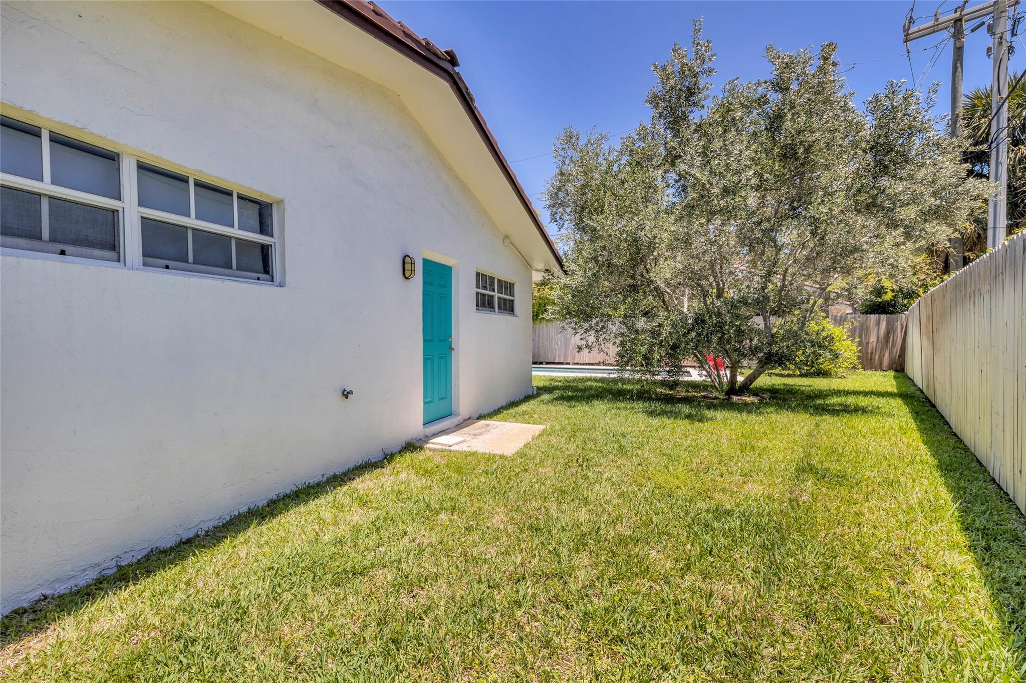 3213 Dover Rd Pompano Beach, FL 33062