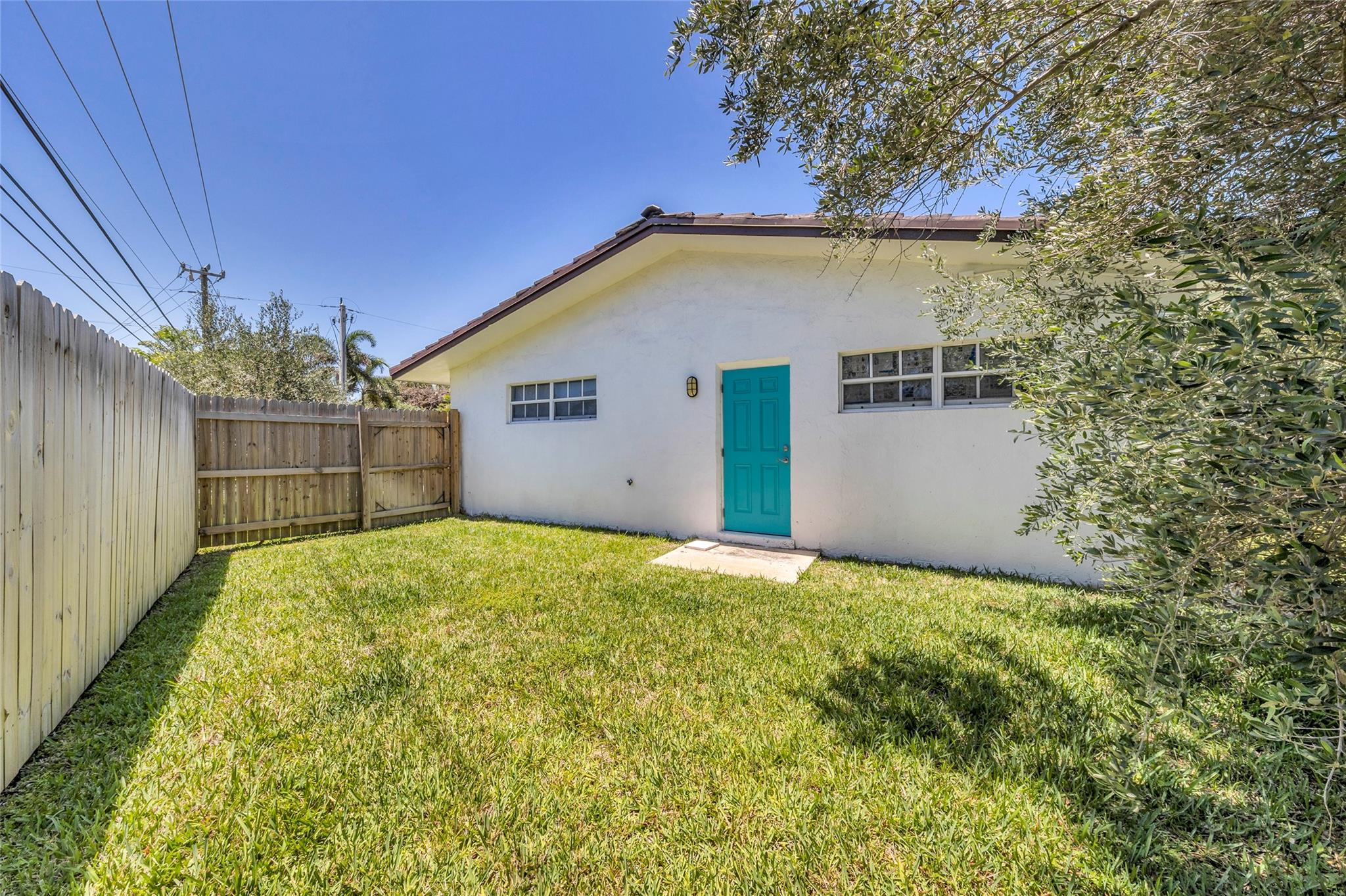 3213 Dover Rd Pompano Beach, FL 33062