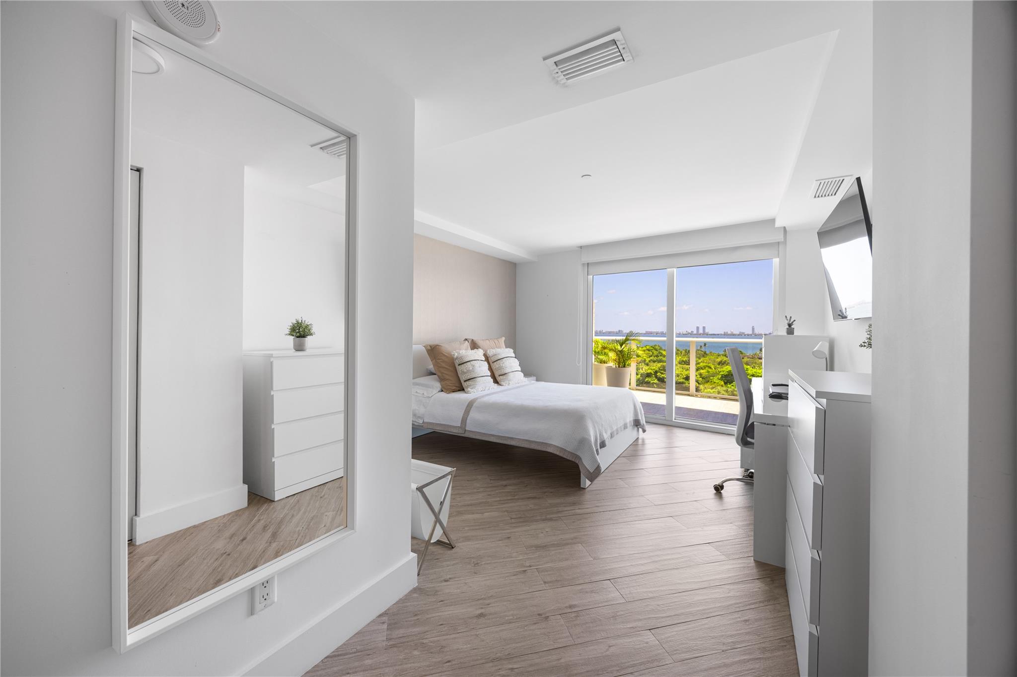 image Baltus House16