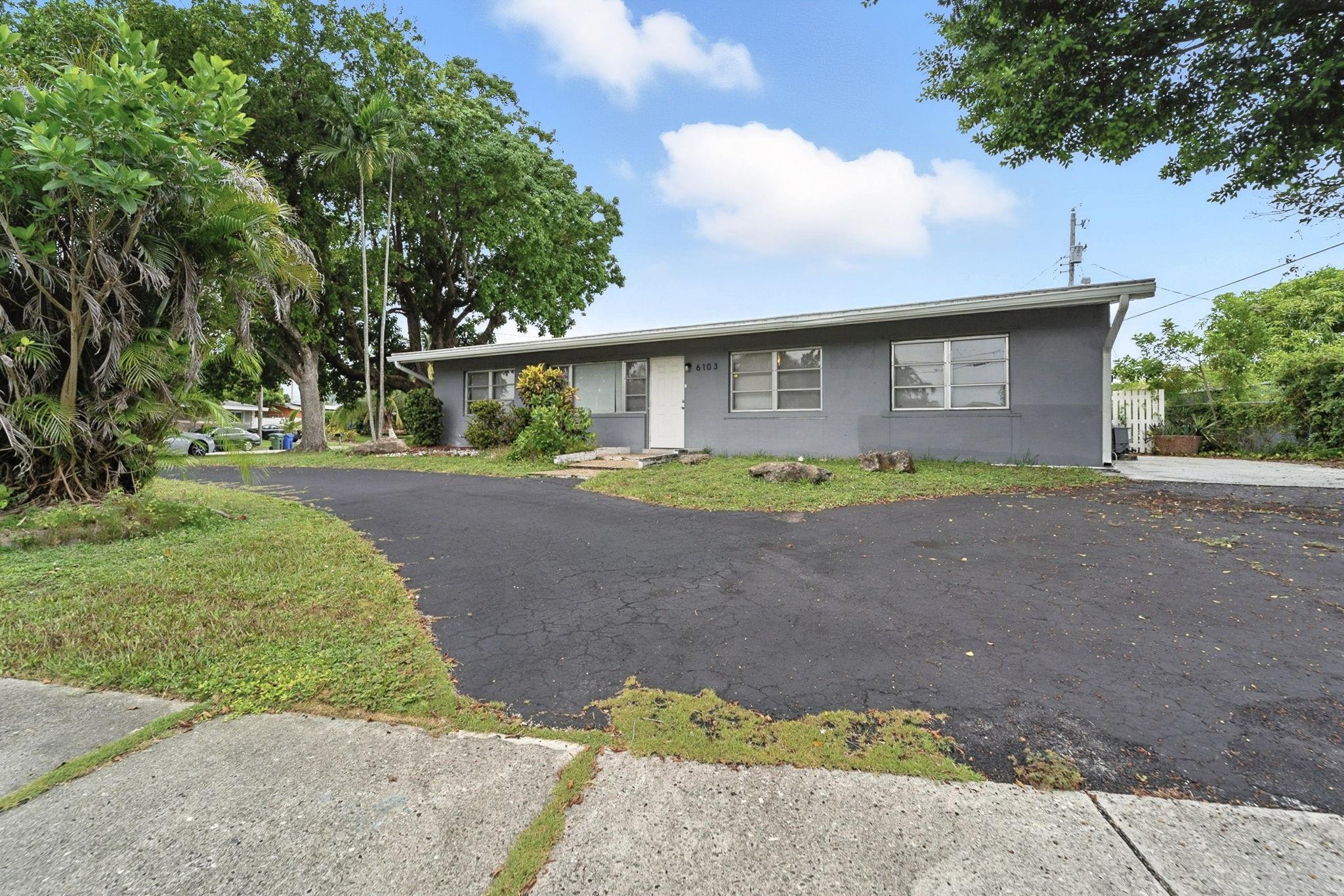 6103 NW 20th Ct
