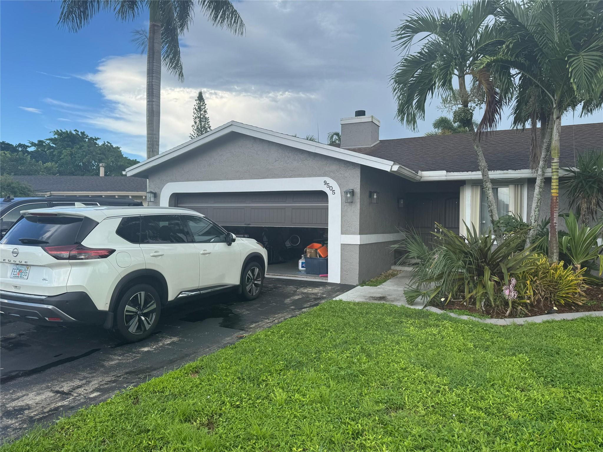 9505 NW 46th St