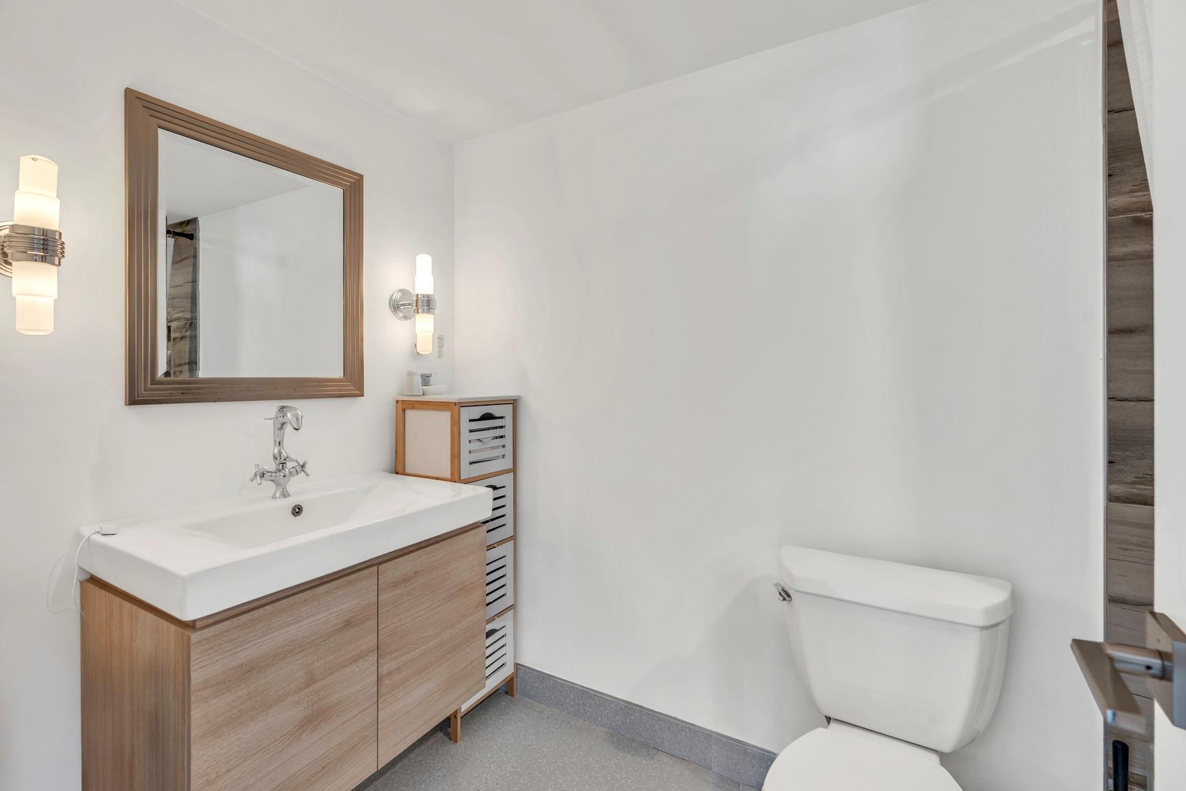 11930 N Bayshore Dr #404 North Miami, FL 33181