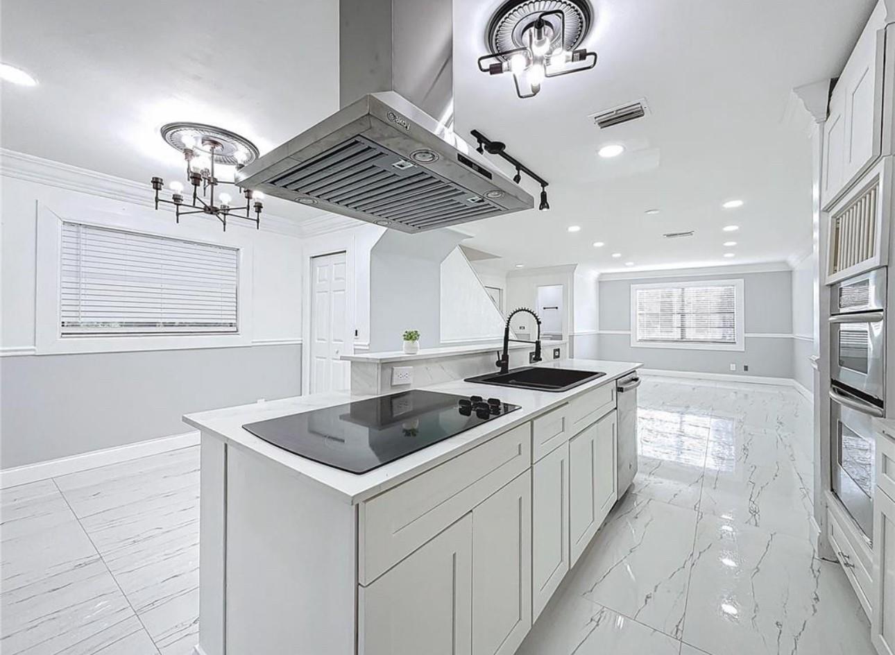 613 NW 47th St