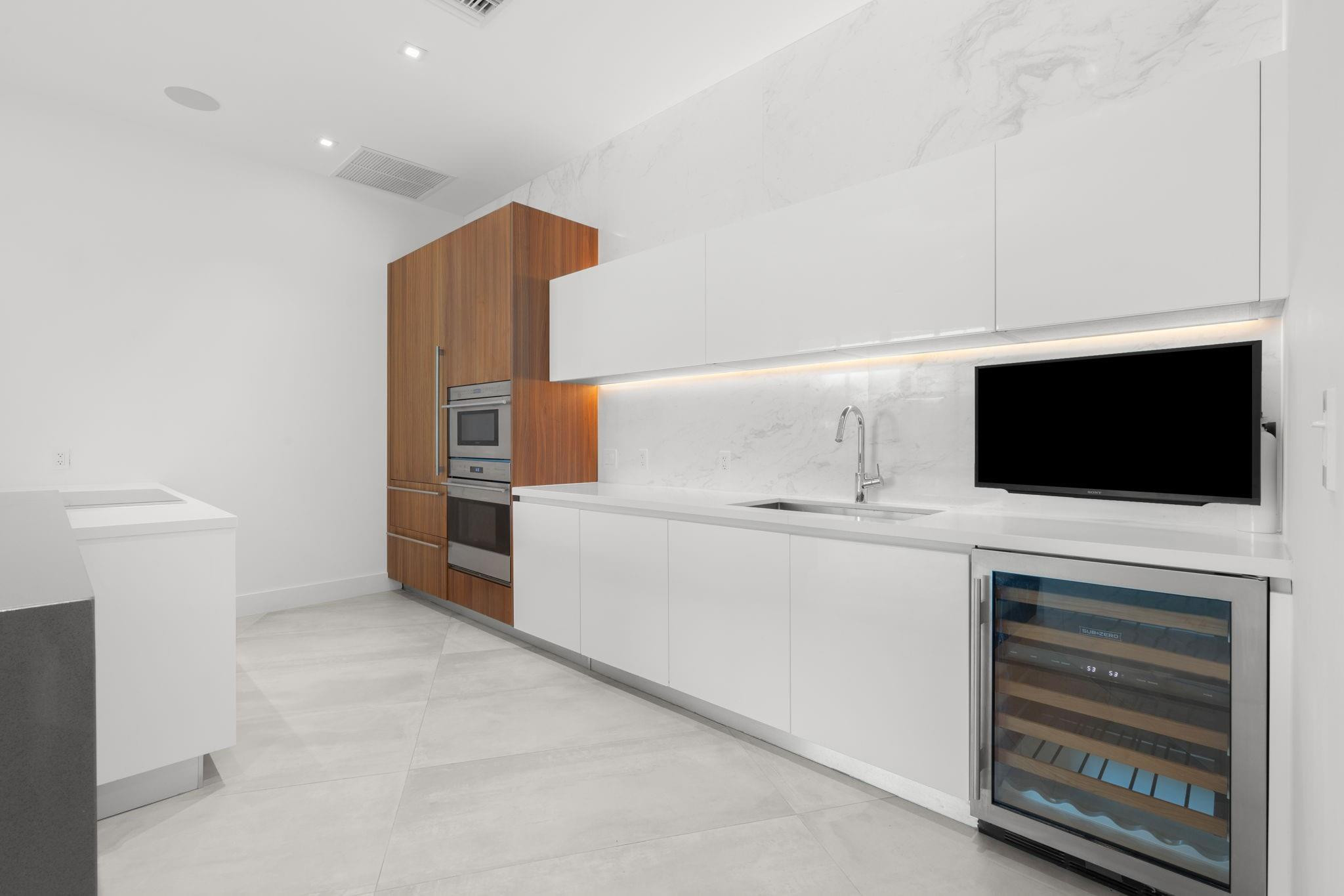 701 N Fort Lauderdale Bch #214 Fort Lauderdale, FL 33304