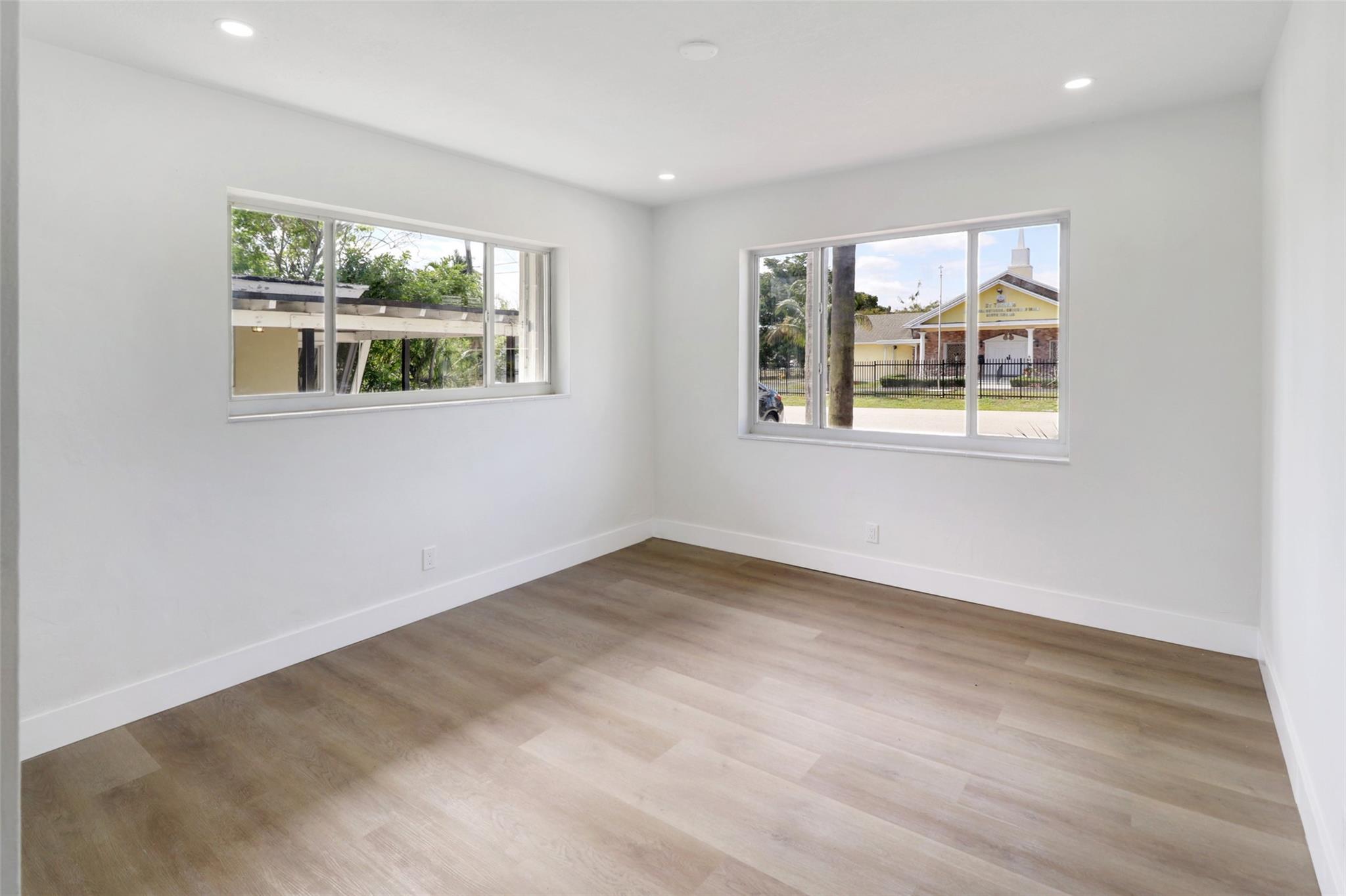 104 SE 10th Ave Pompano Beach, FL 33060