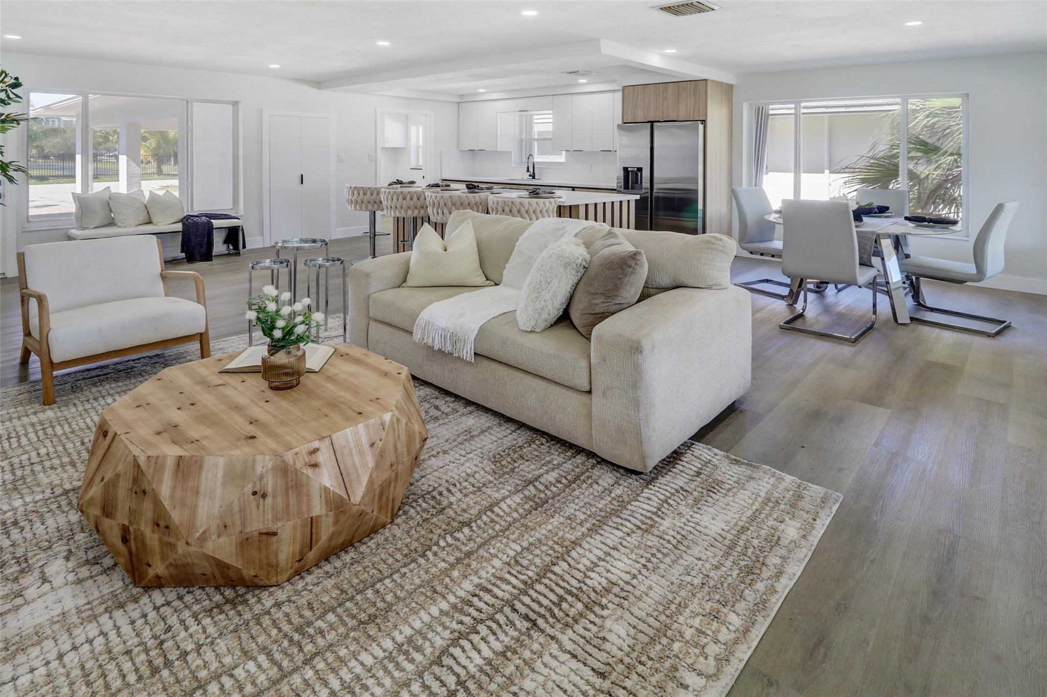 104 SE 10th Ave Pompano Beach, FL 33060