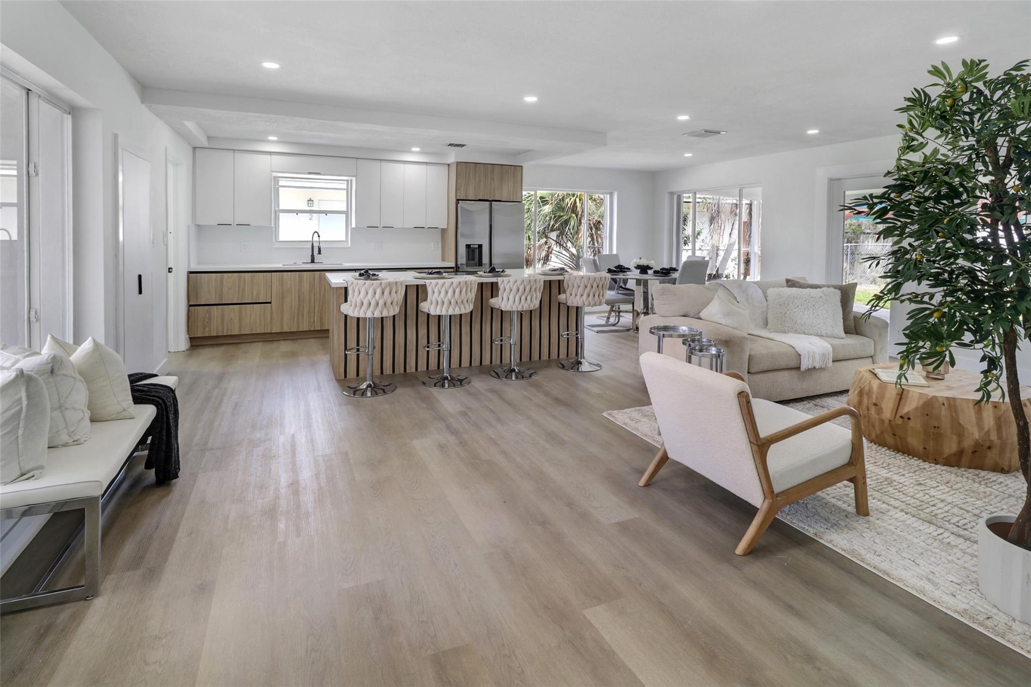 104 SE 10th Ave Pompano Beach, FL 33060