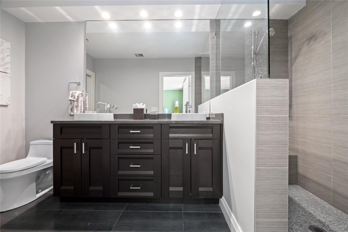 8 Port Side #8A Fort Lauderdale, FL 33316