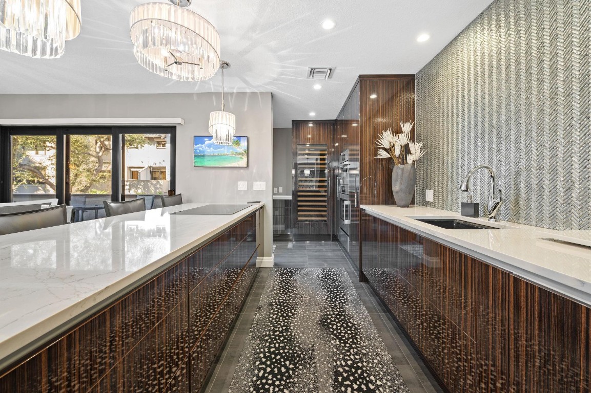 8 Port Side #8A Fort Lauderdale, FL 33316