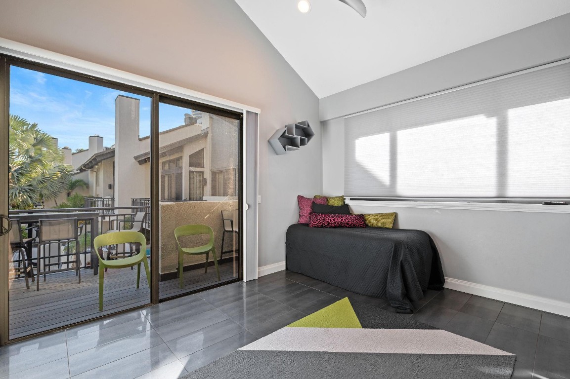 8 Port Side #8A Fort Lauderdale, FL 33316