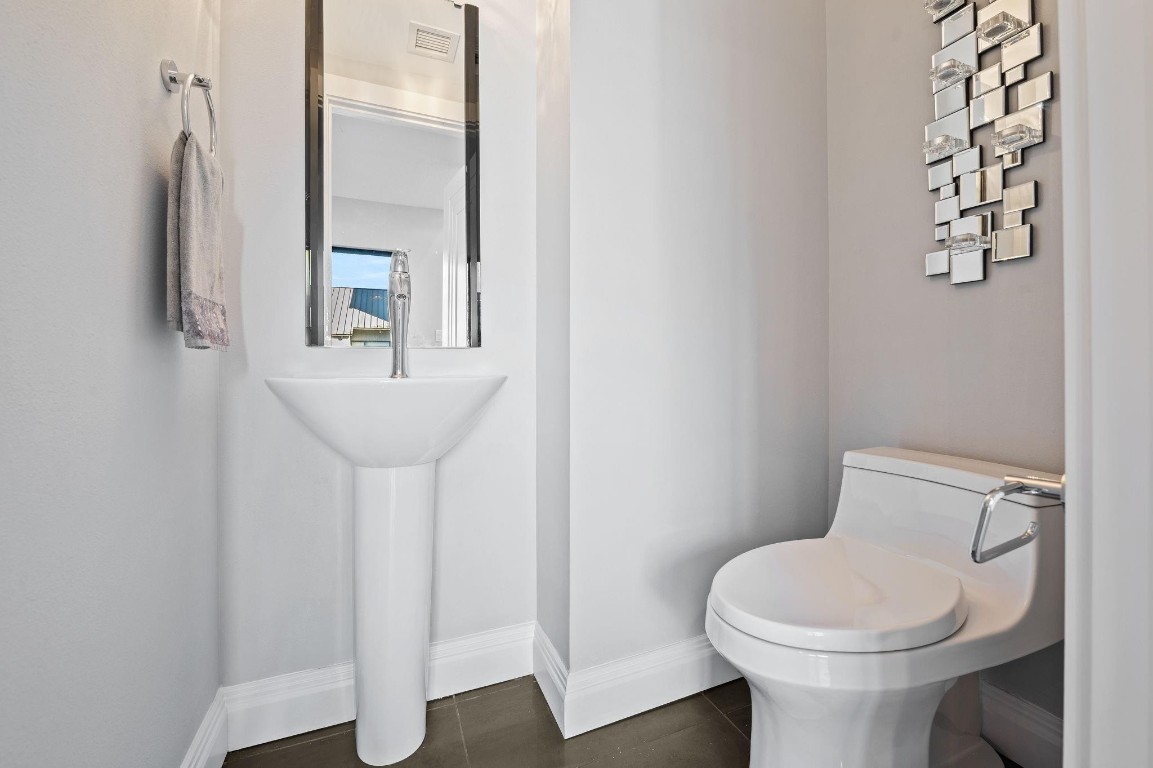 8 Port Side #8A Fort Lauderdale, FL 33316