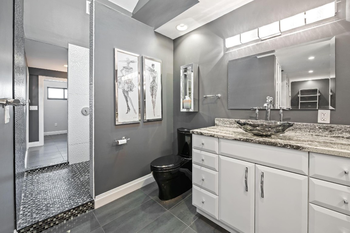 8 Port Side #8A Fort Lauderdale, FL 33316