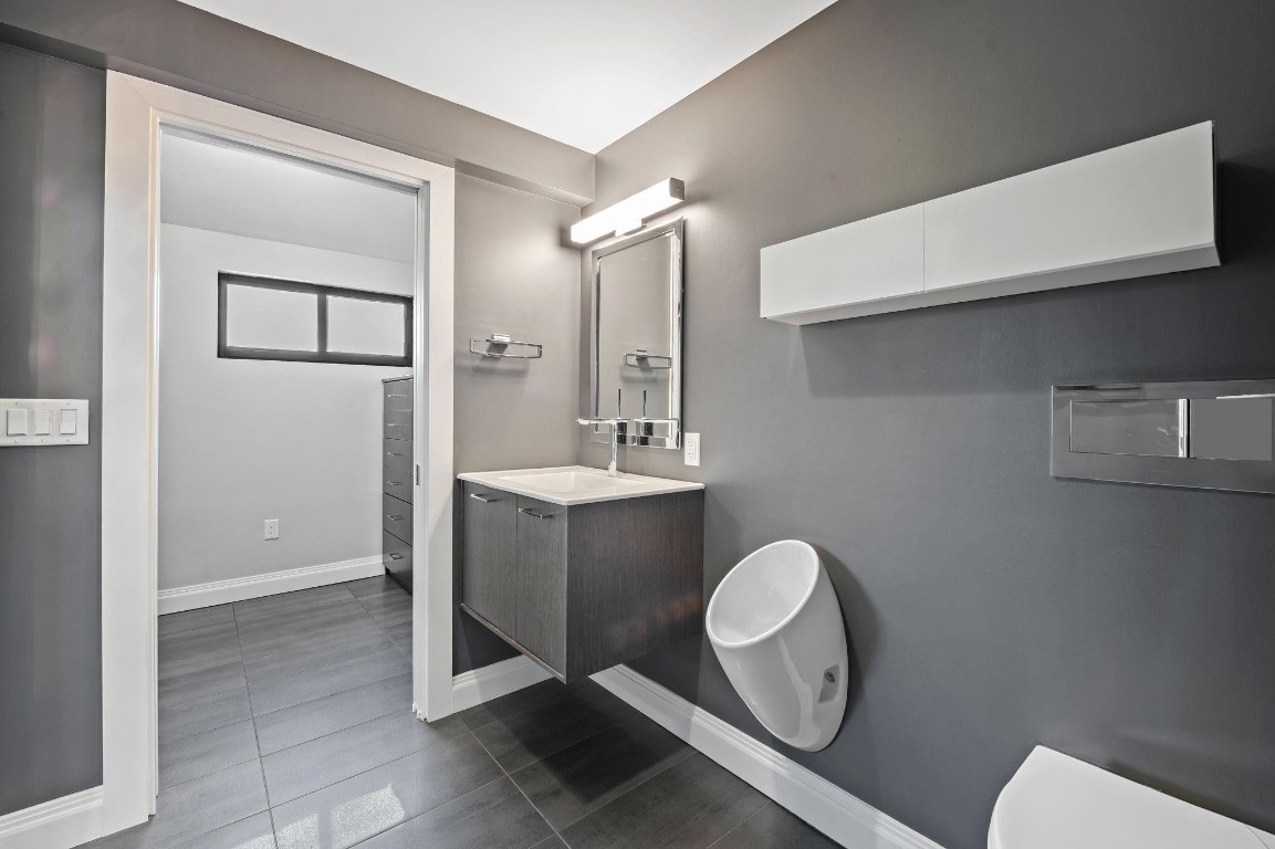 8 Port Side #8A Fort Lauderdale, FL 33316