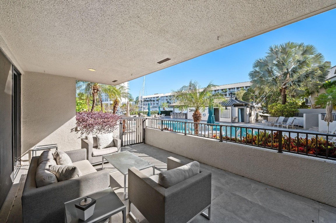8 Port Side #8A Fort Lauderdale, FL 33316
