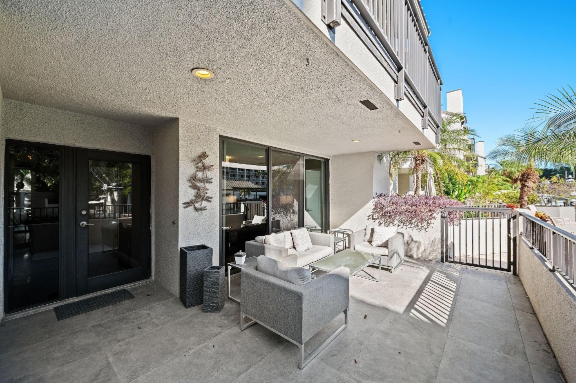 8 Port Side #8A Fort Lauderdale, FL 33316