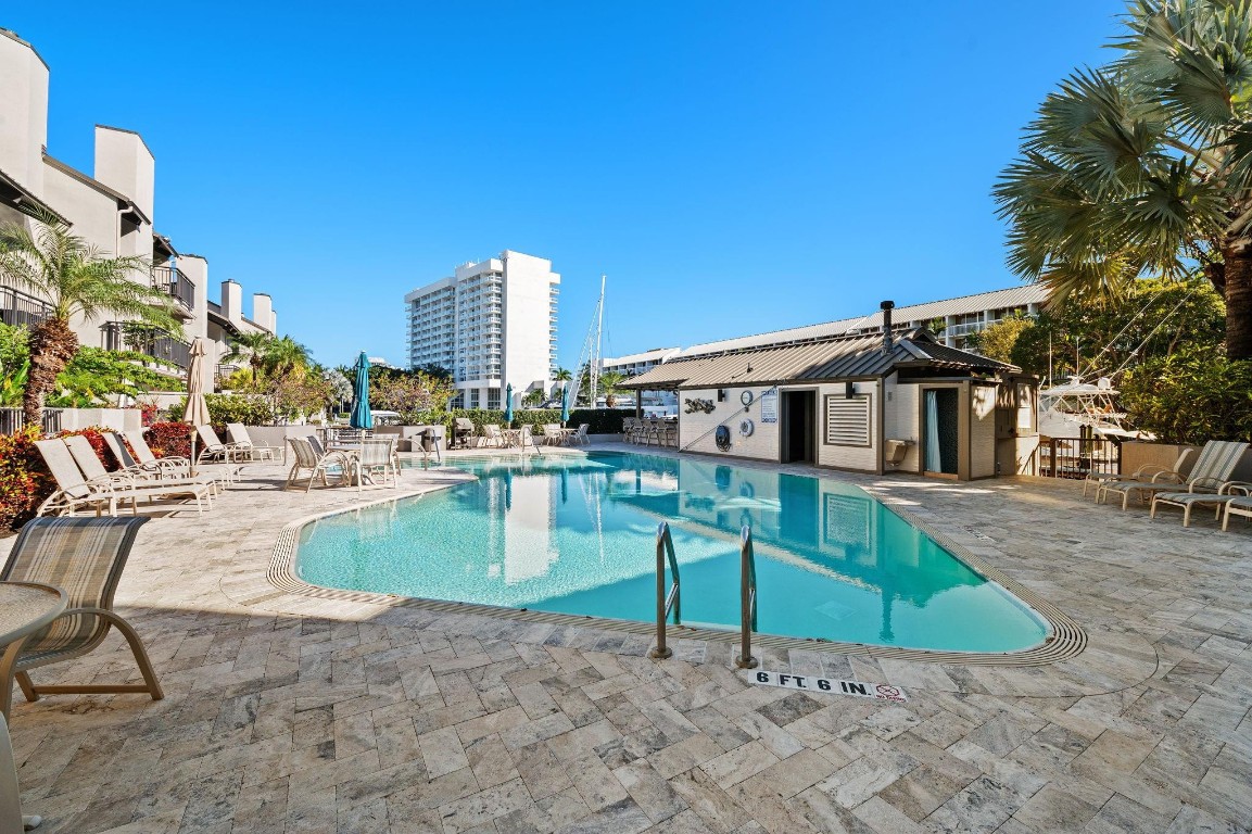 8 Port Side #8A Fort Lauderdale, FL 33316