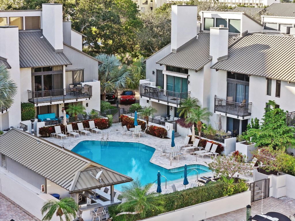 8 Port Side #8A Fort Lauderdale, FL 33316