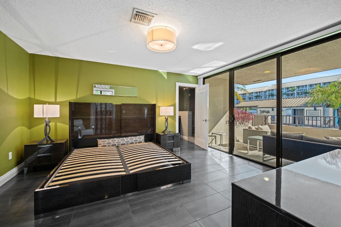 8 Port Side #8A Fort Lauderdale, FL 33316