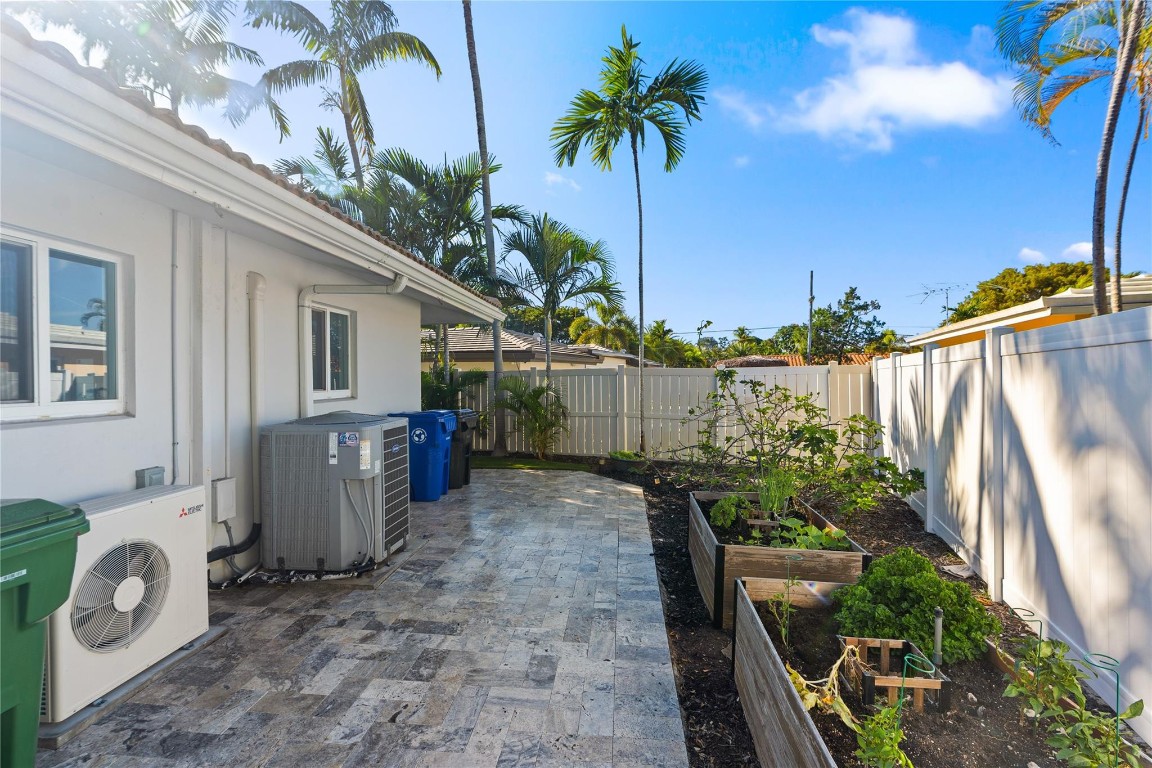 2615 NE 26th Fort Lauderdale, FL 33305