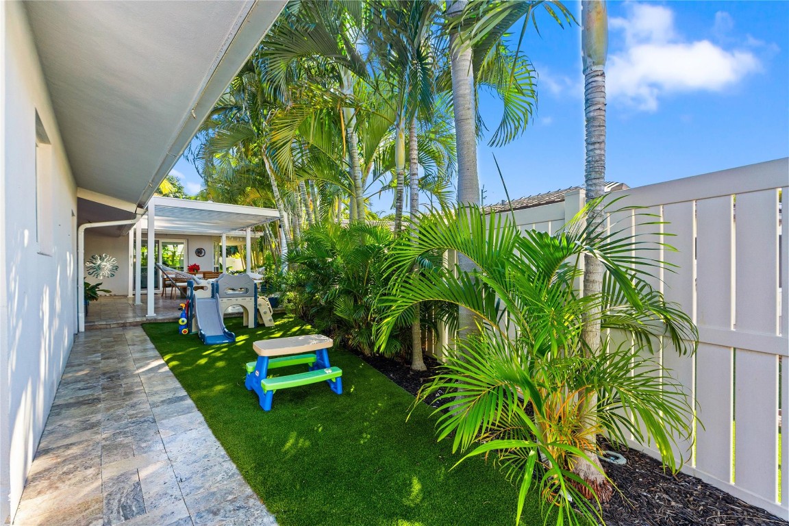 2615 NE 26th Fort Lauderdale, FL 33305