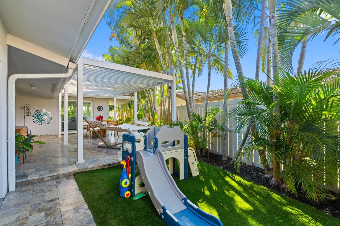 2615 NE 26th Fort Lauderdale, FL 33305