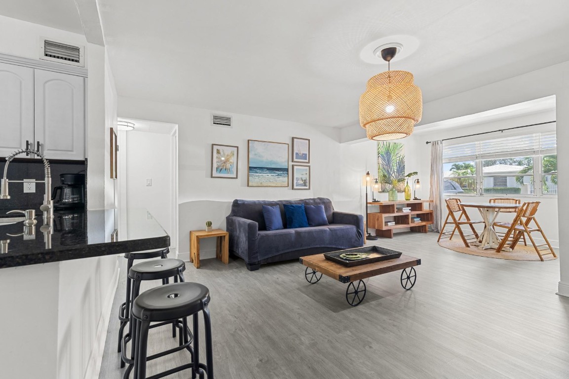 6375 SW 29th Miami, FL 33155