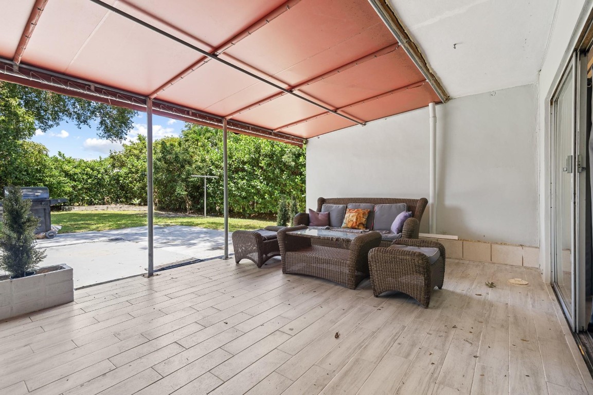 6375 SW 29th Miami, FL 33155