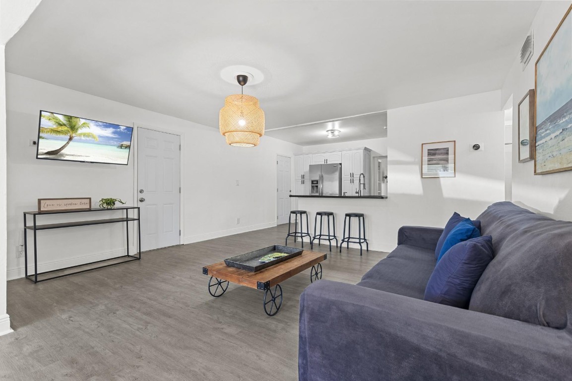 6375 SW 29th Miami, FL 33155