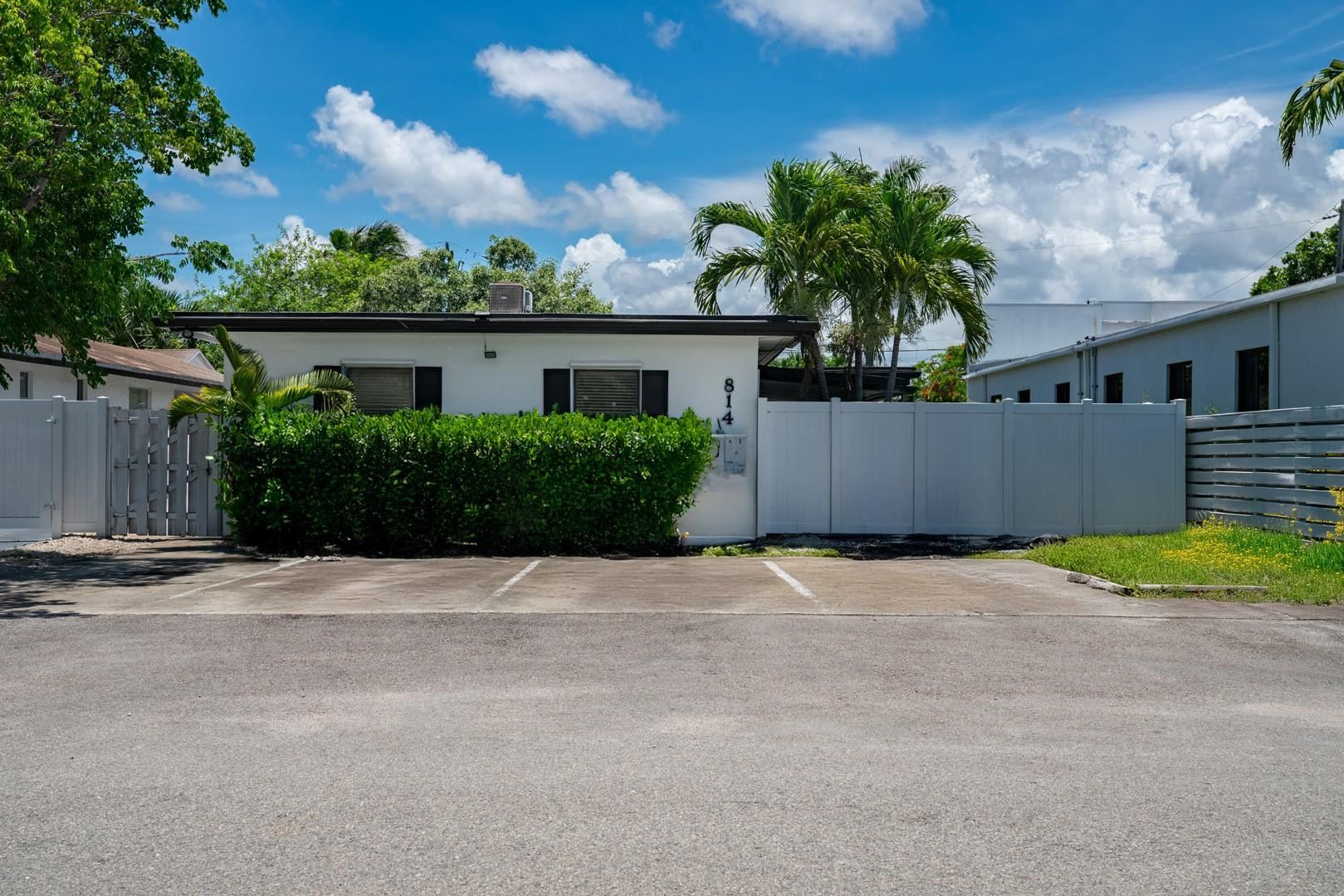814 NE 14th #2 Fort Lauderdale, FL 33304