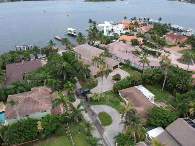 625 Lakeside Harbour