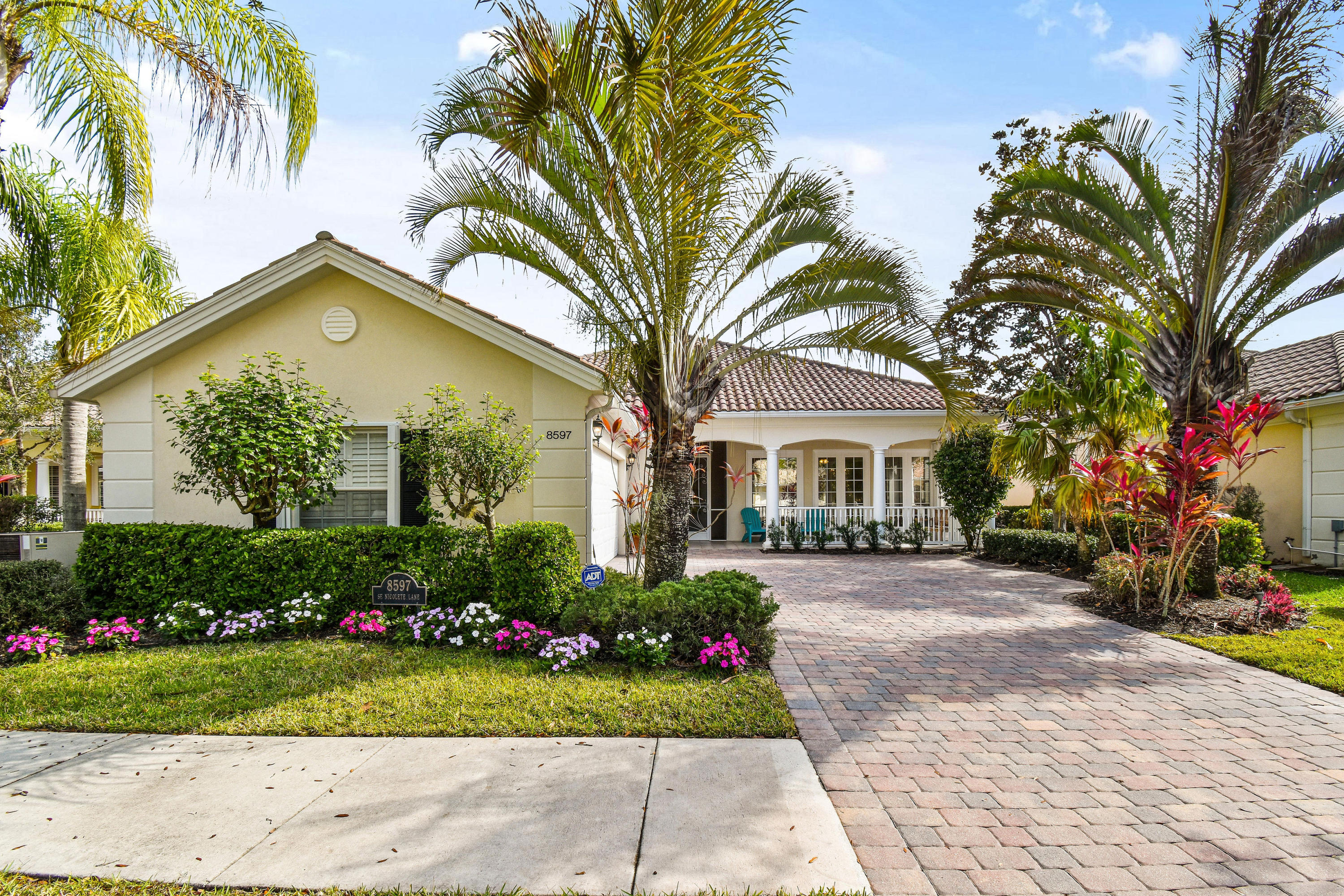 8597 SE Nicolete Lane
