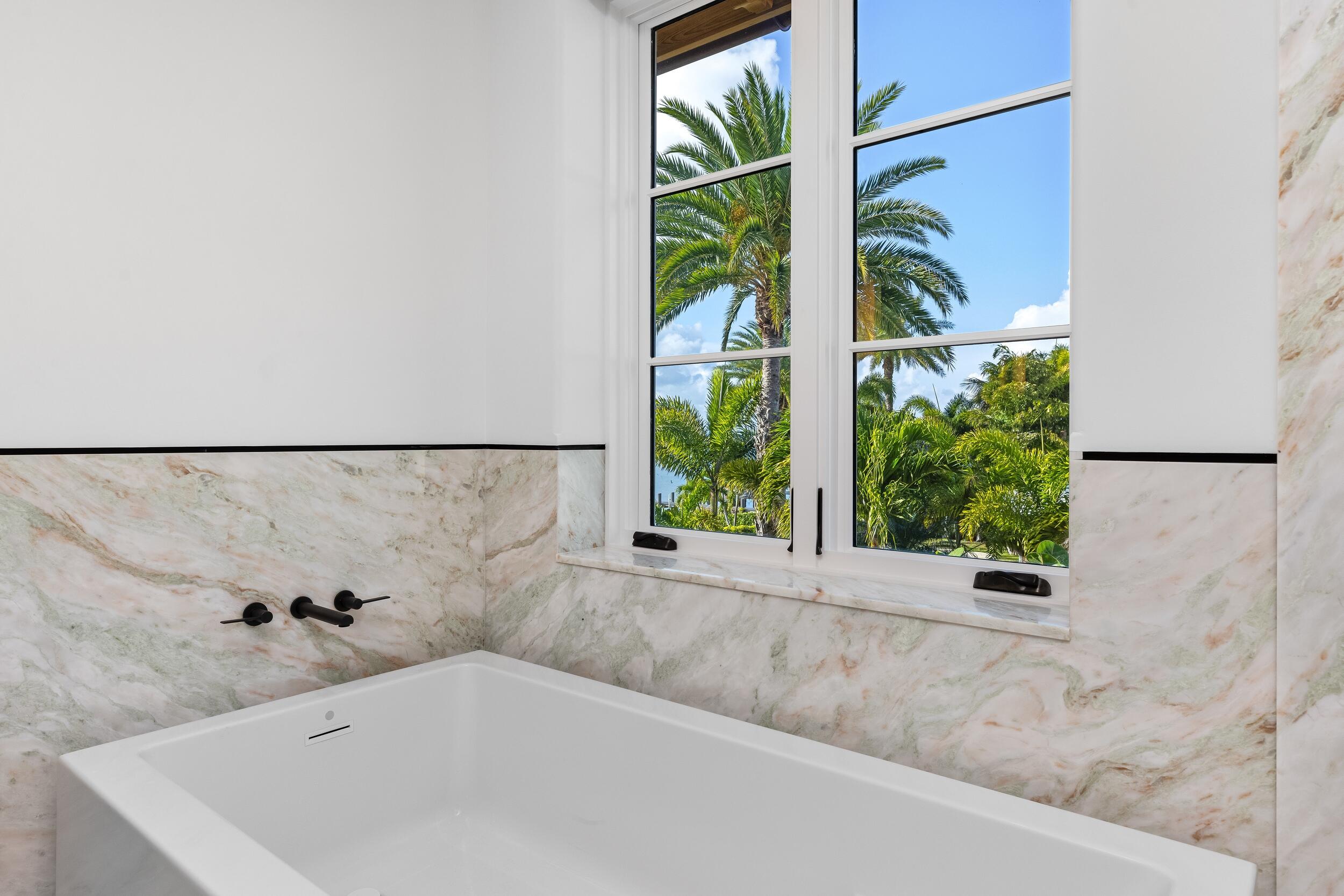 1265 N Lake Palm Beach, FL 33480