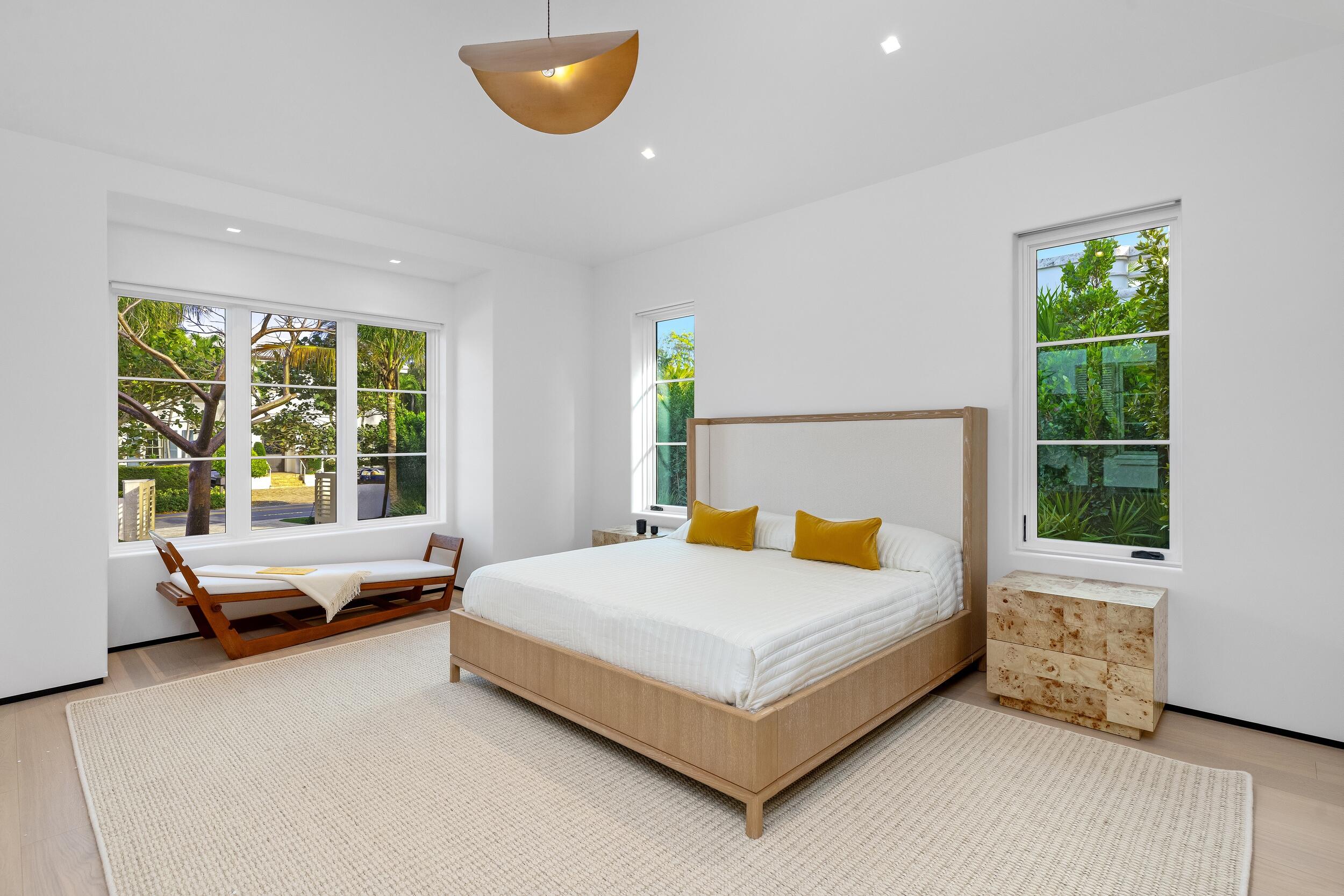 1265 N Lake Palm Beach, FL 33480