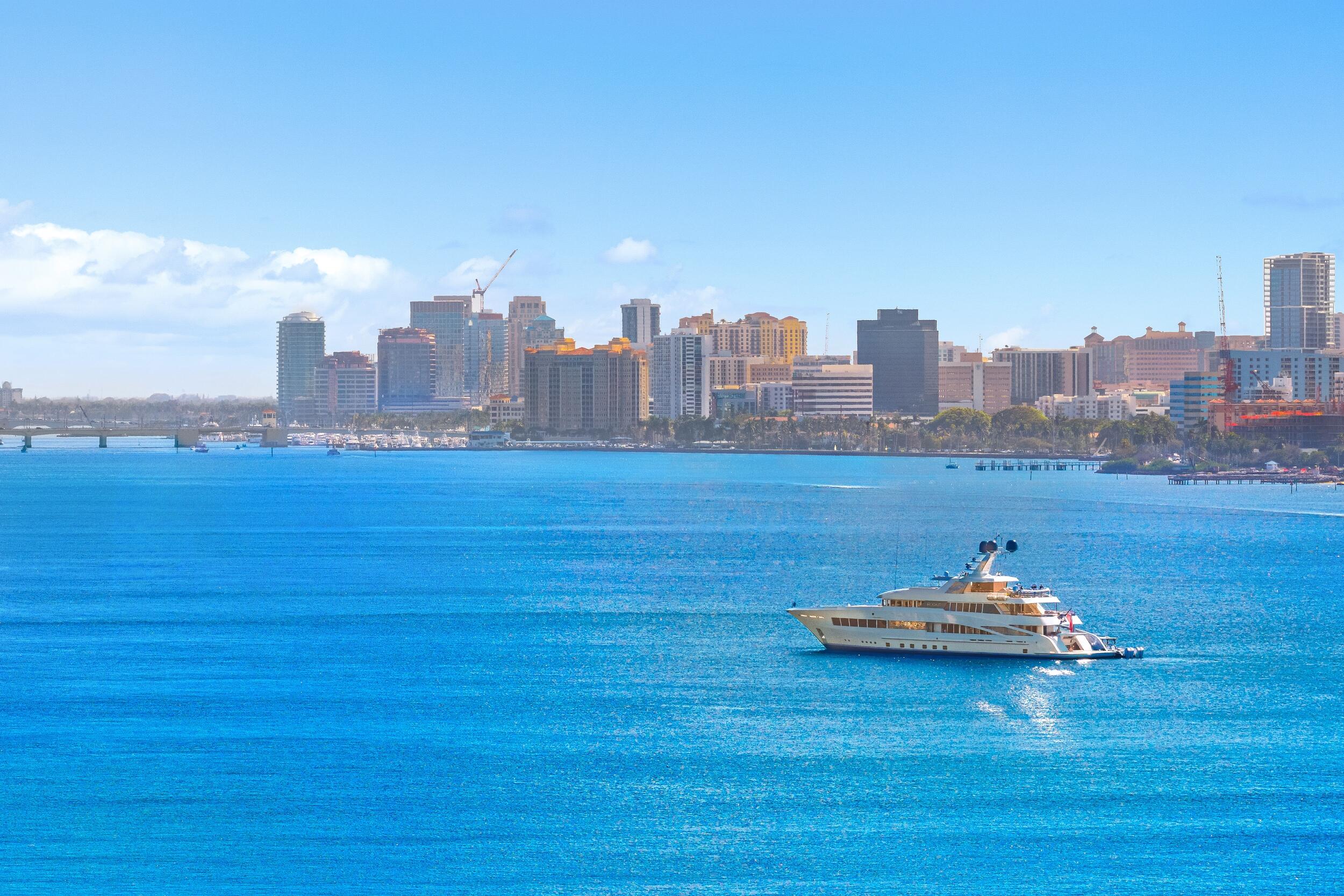 1265 N Lake Palm Beach, FL 33480