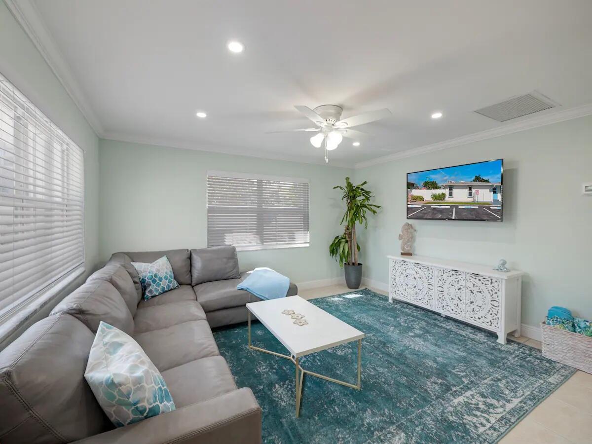 101 Sandal Ln #1,Palm Beach Shores, FL 33404